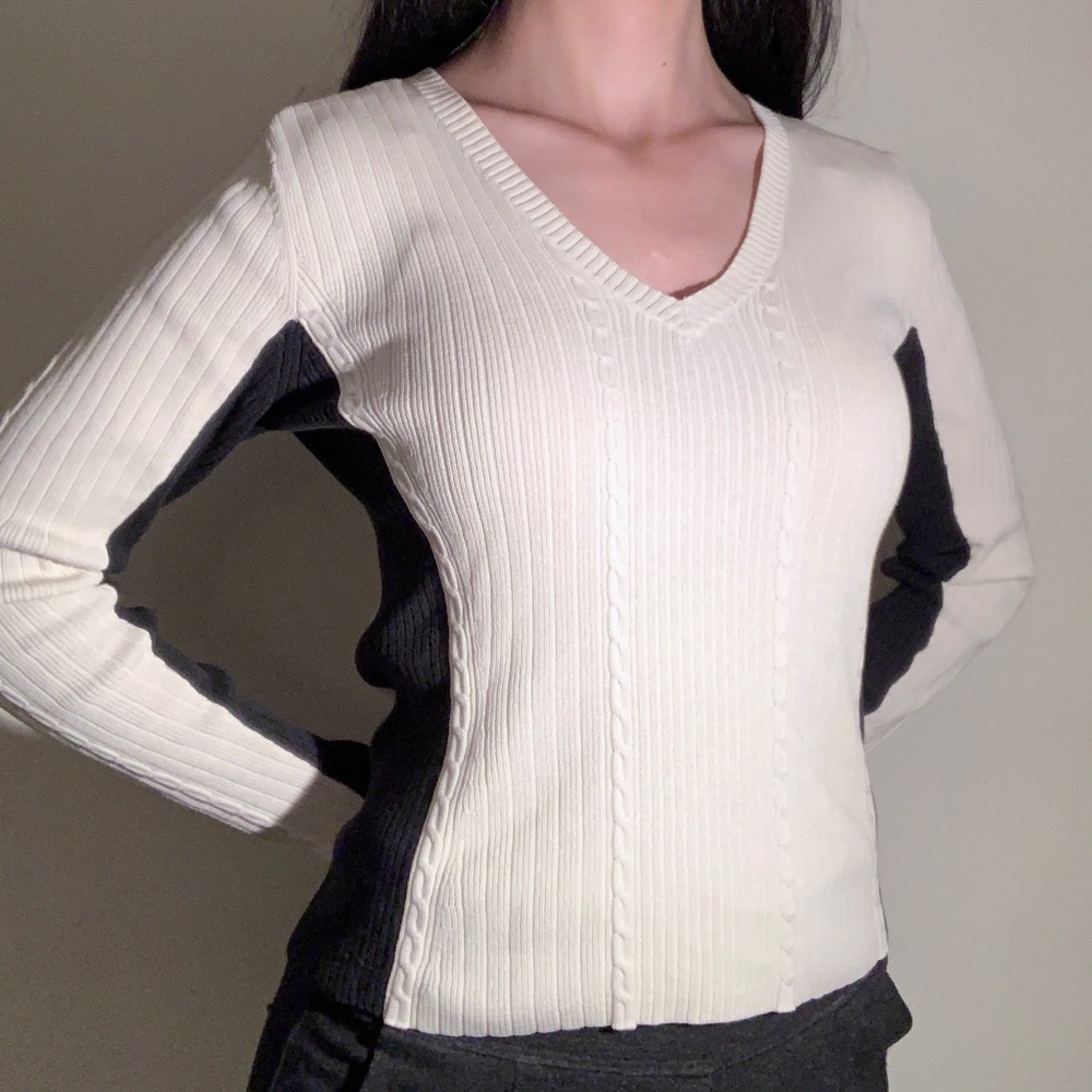 Like New Tommy Hilfiger Colour Block V-Neck Size S